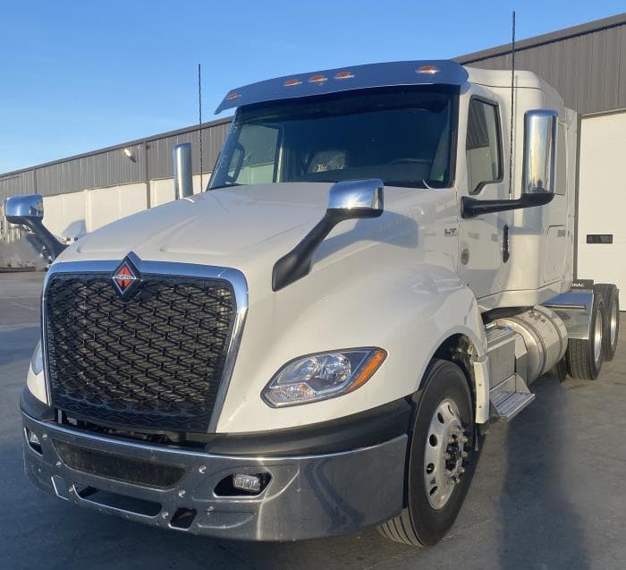 2026 International LT — photo 2