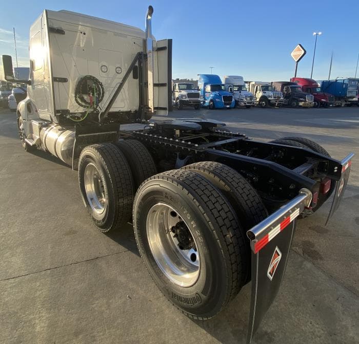 2026 International LT — photo 5