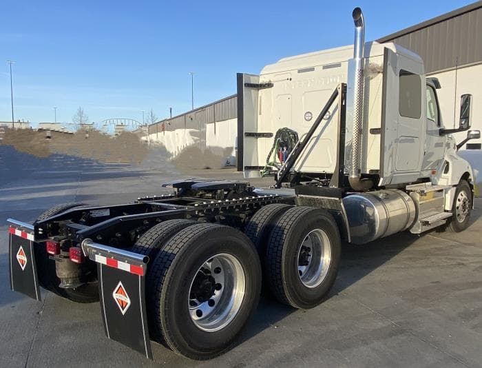 2026 International LT — photo 7