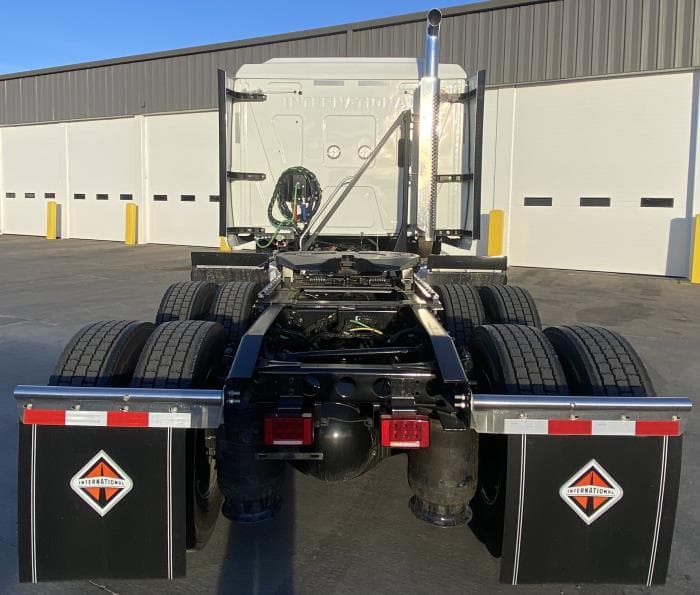 2026 International LT — photo 6