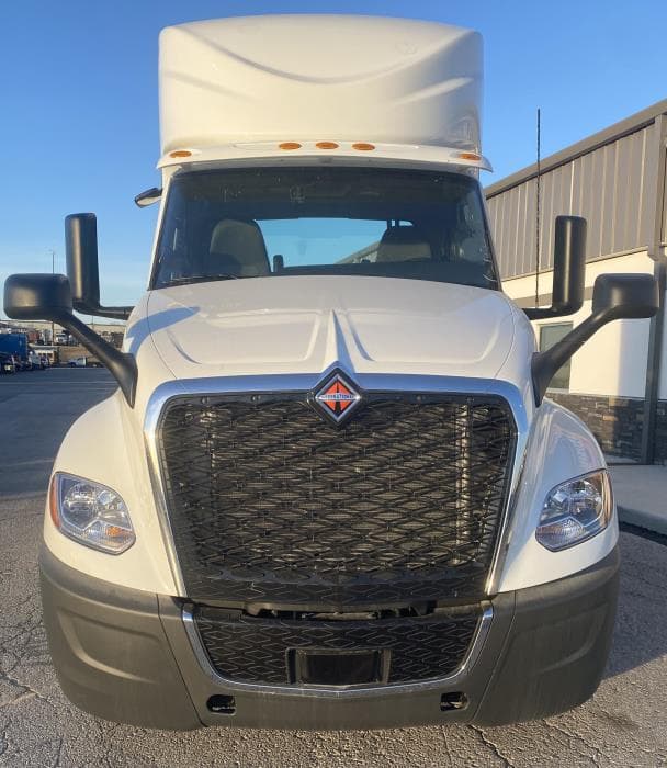 2026 International LT — photo 4