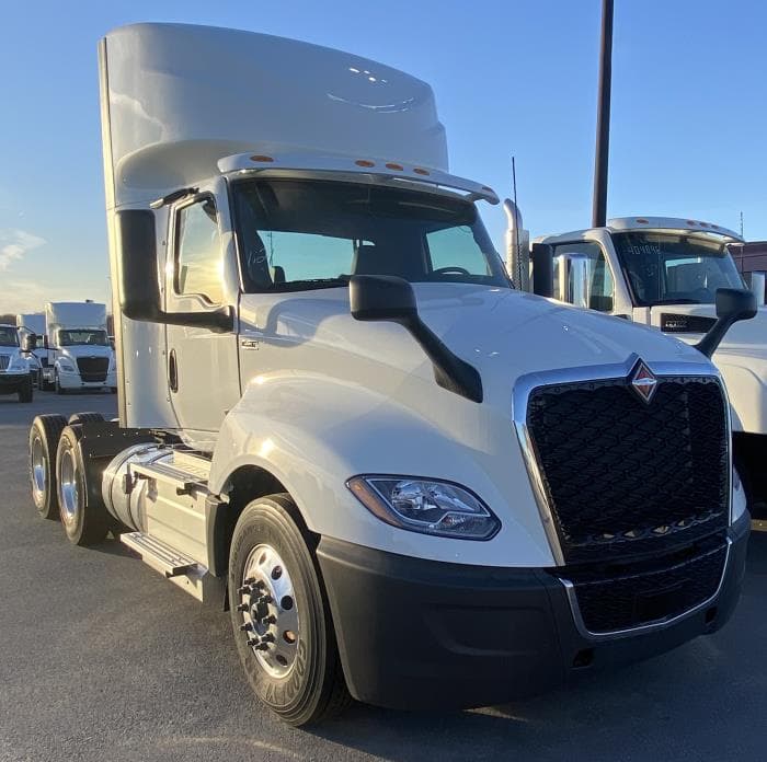 2026 International LT — photo 12