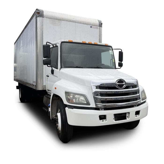 2017 Hino 268 — photo 2