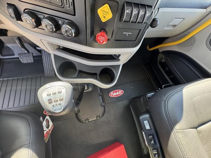 2026 Peterbilt 589 — photo 17