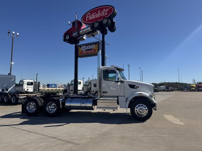 2026 Peterbilt 567 — photo 10