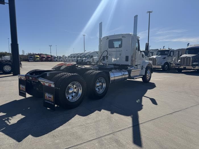 2026 Peterbilt 567 — photo 11