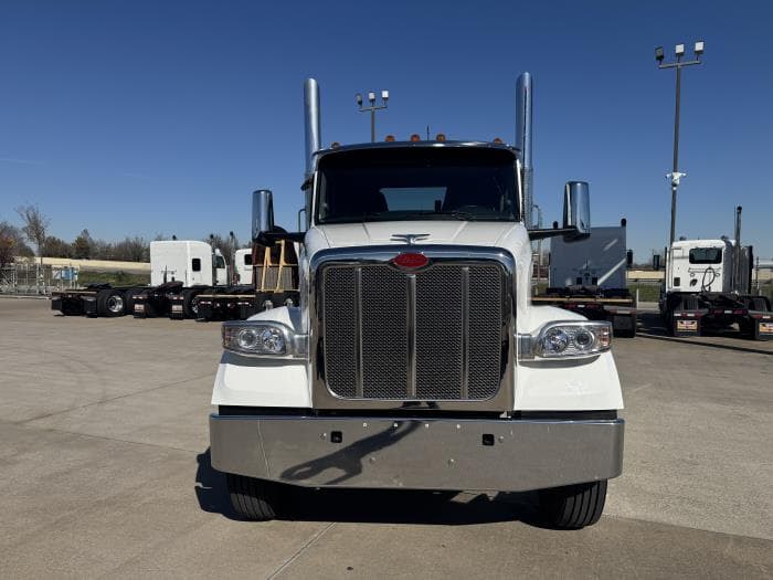 2026 Peterbilt 567 — photo 8
