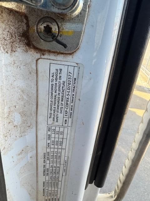 2020 Peterbilt 567 — photo 14