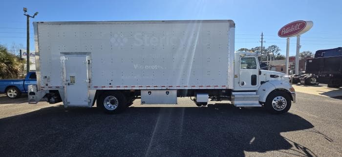 2020 Peterbilt 337 — photo 7