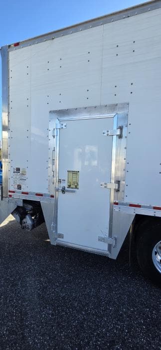 2020 Peterbilt 337 — photo 11