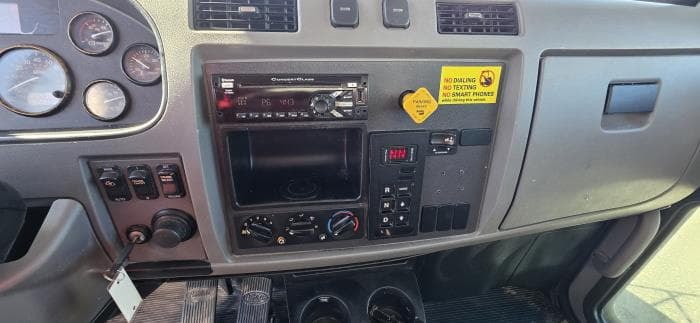 2020 Peterbilt 337 — photo 22