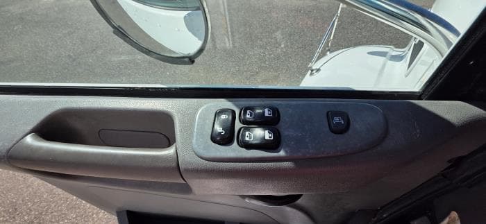 2020 Peterbilt 337 — photo 25