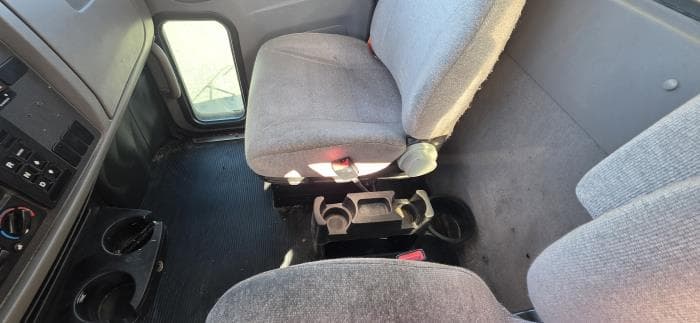 2020 Peterbilt 337 — photo 26