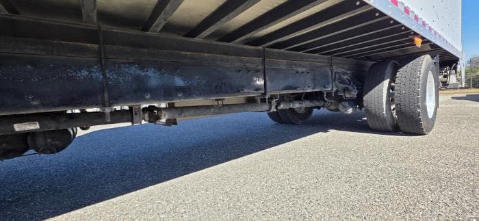 2020 Peterbilt 337 — photo 29