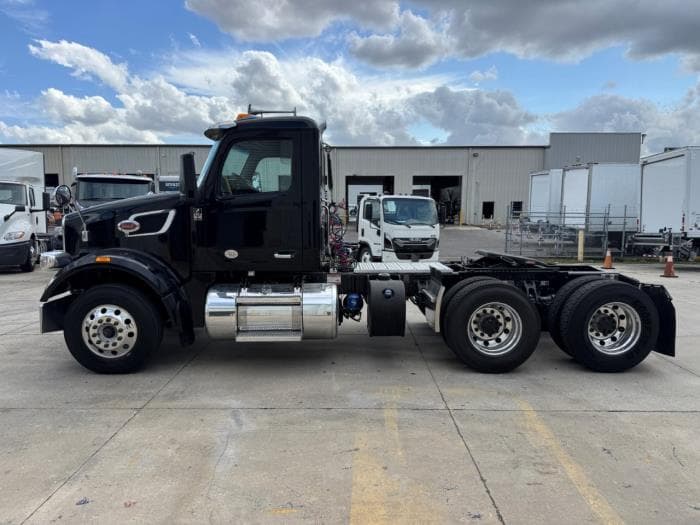 2023 Peterbilt 567 — photo 9