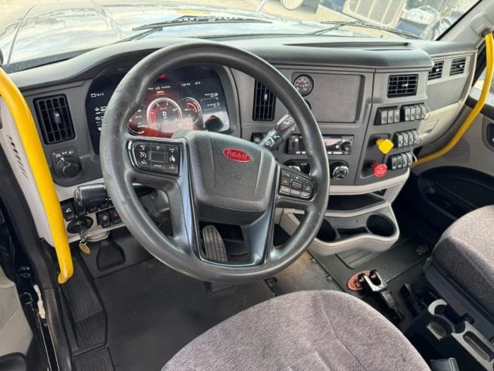 2023 Peterbilt 567 — photo 20
