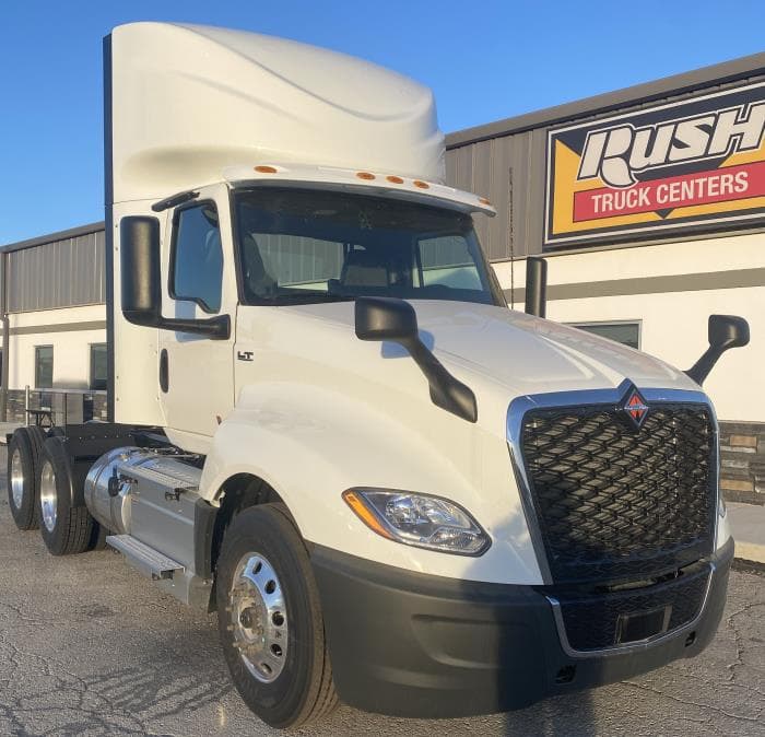 2026 International LT — photo 4