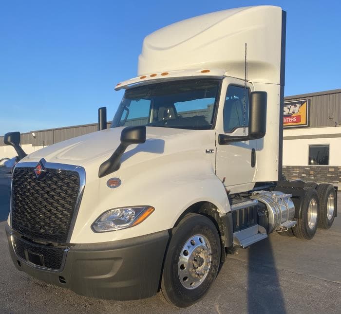 2026 International LT — photo 2