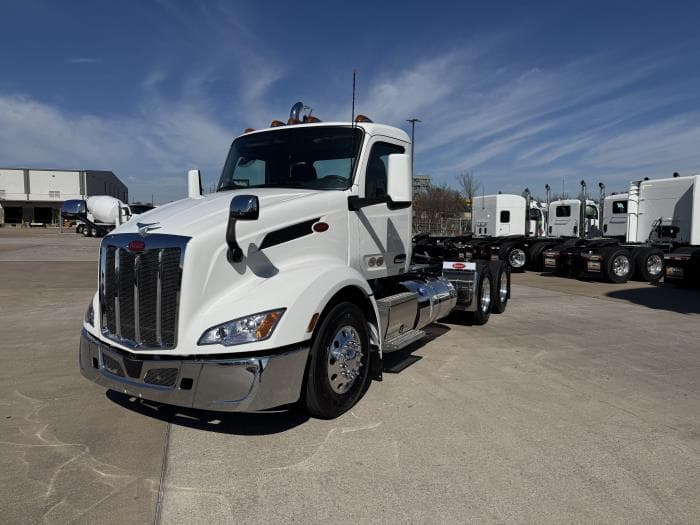 2026 Peterbilt 579 — photo 3