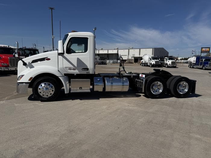 2026 Peterbilt 579 — photo 4