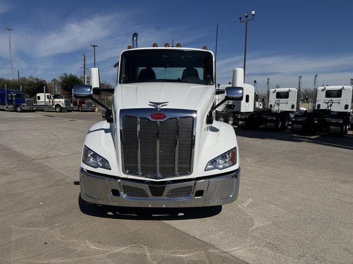 2026 Peterbilt 579 — photo 6