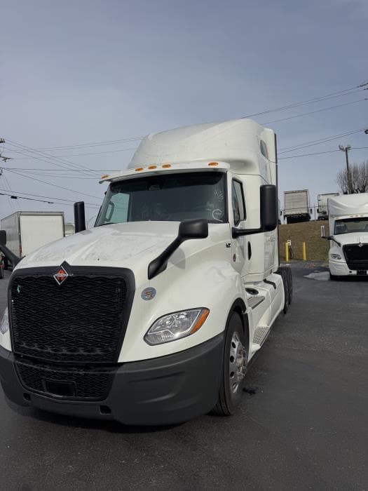 2026 International LT — photo 2