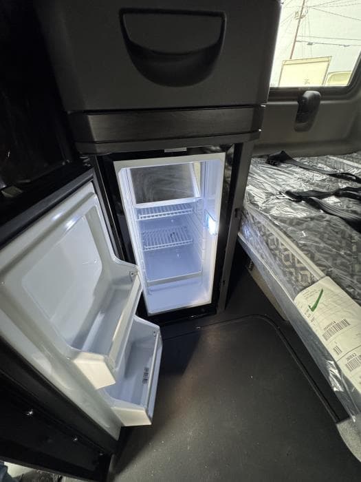 2026 International LT — photo 17