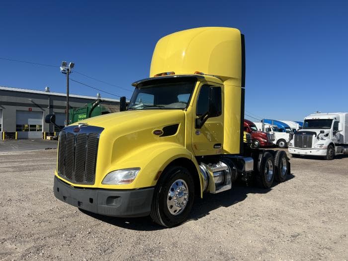 2021 Peterbilt 579 — photo 2