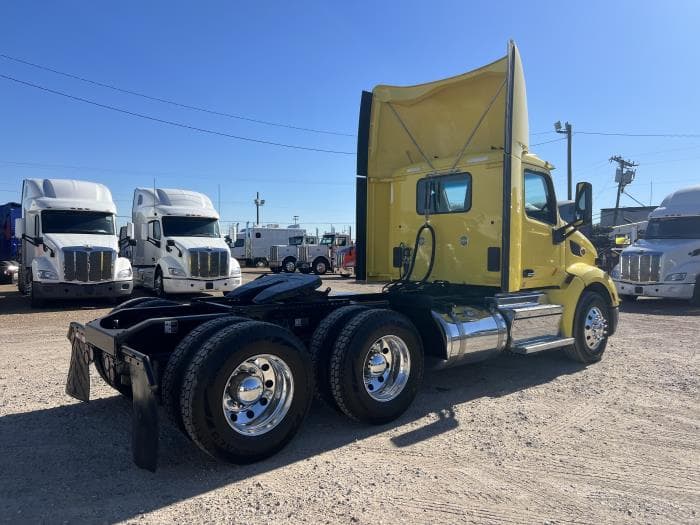 2021 Peterbilt 579 — photo 4