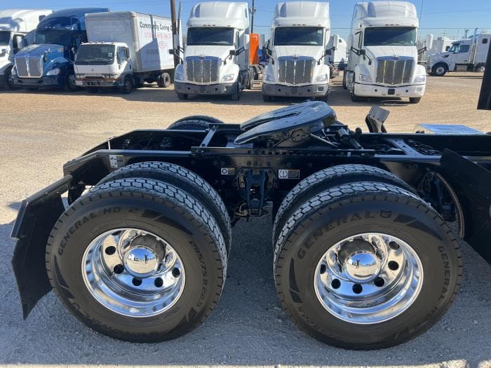2021 Peterbilt 579 — photo 5
