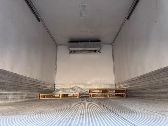 2019 Isuzu NPR — photo 10