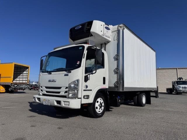2019 Isuzu NPR — photo 2