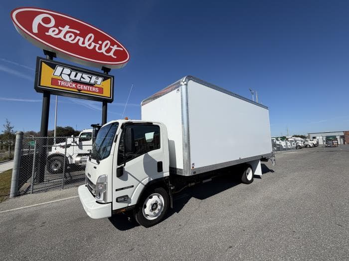 2025 Isuzu NRR — photo 2