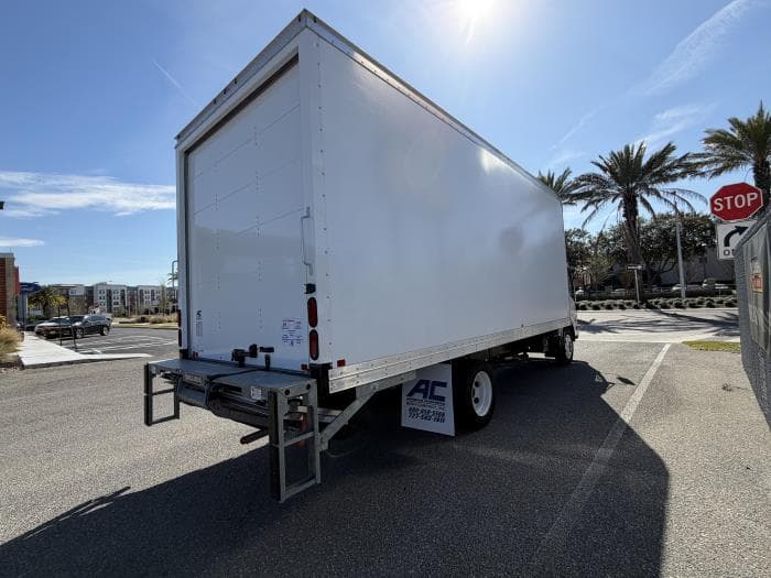 2025 Isuzu NRR — photo 10