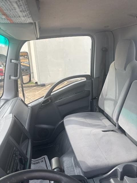 2022 Isuzu NPR — photo 13