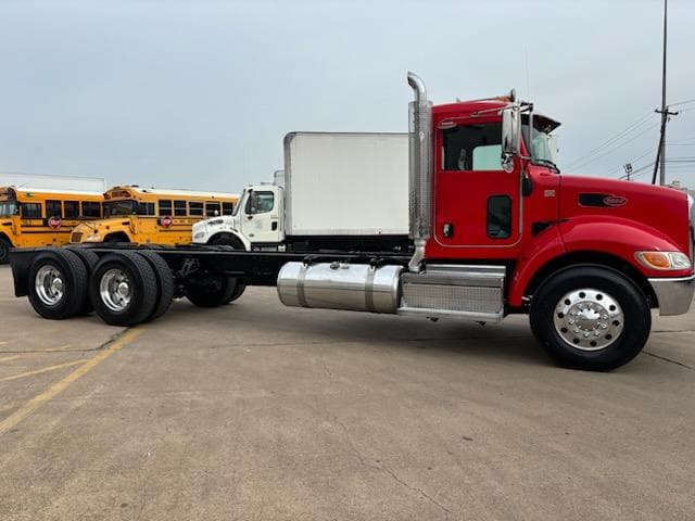 2020 Peterbilt 348 — photo 4