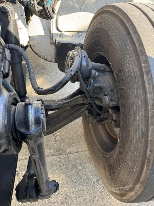 2020 Peterbilt 337 — photo 16