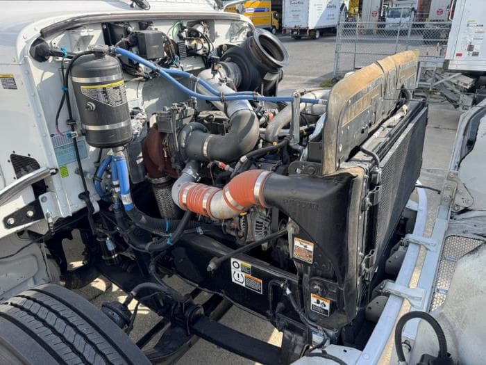 2020 Peterbilt 337 — photo 17