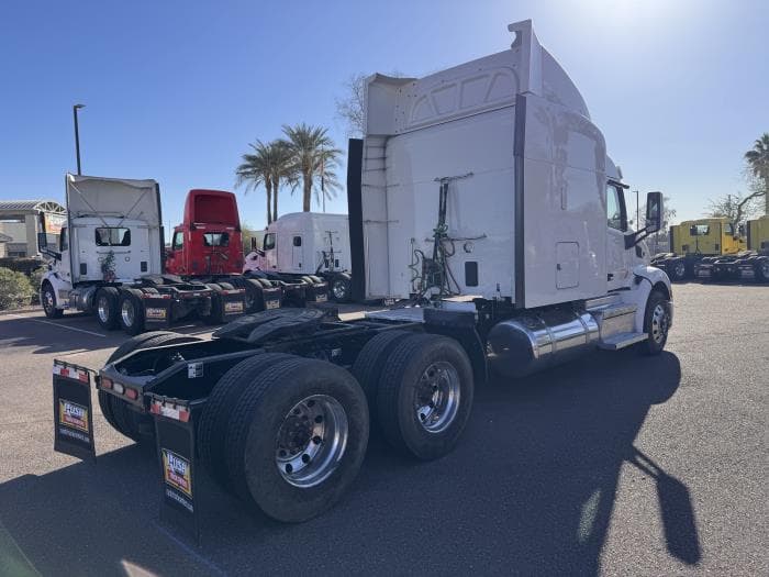2022 Peterbilt 579 — photo 6