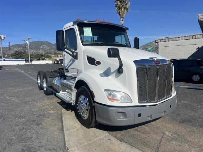 2021 Peterbilt 579 — photo 4