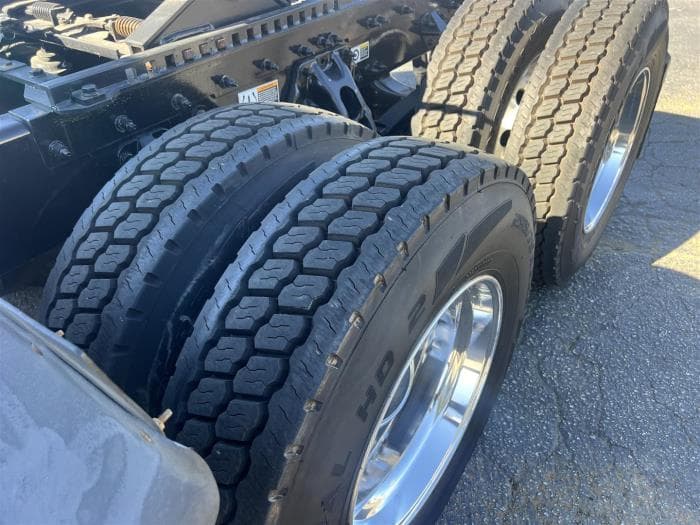 2021 Peterbilt 579 — photo 12