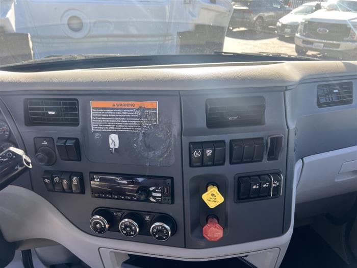 2021 Peterbilt 579 — photo 24