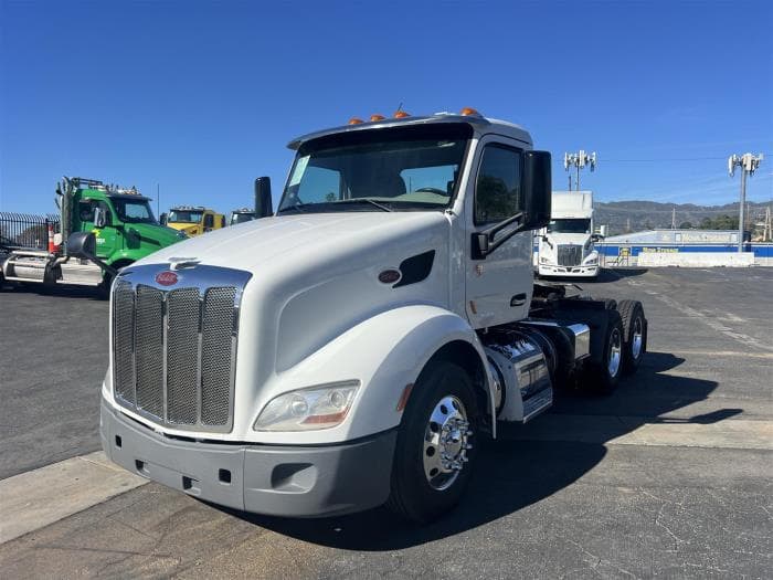 2021 Peterbilt 579 — photo 2