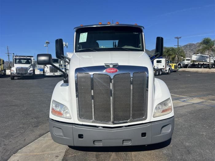 2021 Peterbilt 579 — photo 3
