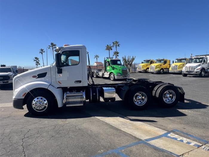 2021 Peterbilt 579 — photo 9