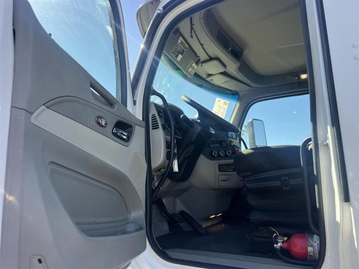 2021 Peterbilt 579 — photo 20