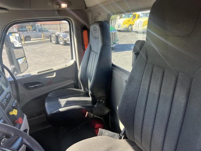 2021 Peterbilt 579 — photo 22