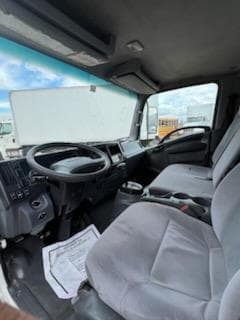 2019 Isuzu NPR — photo 10