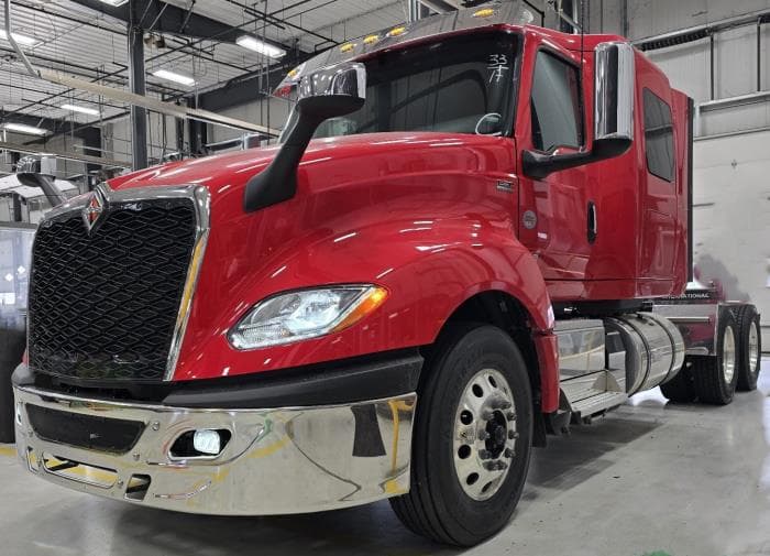 2026 International LT — photo 2