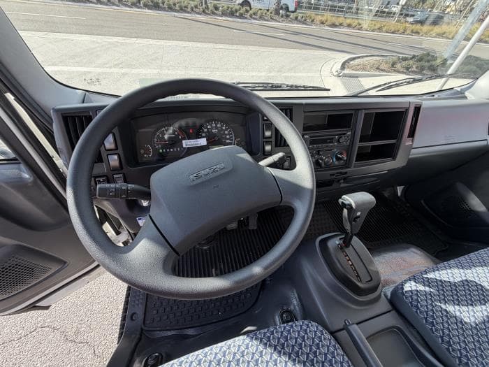 2025 Isuzu NRR — photo 15
